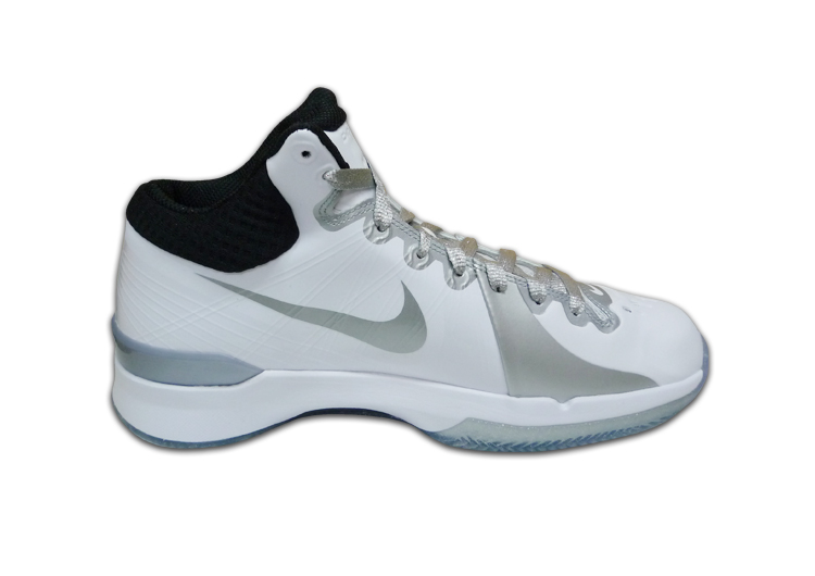ナイキ エアズームブレイブ5【469763 105】NIKE AIR ZOOM BRAVE5